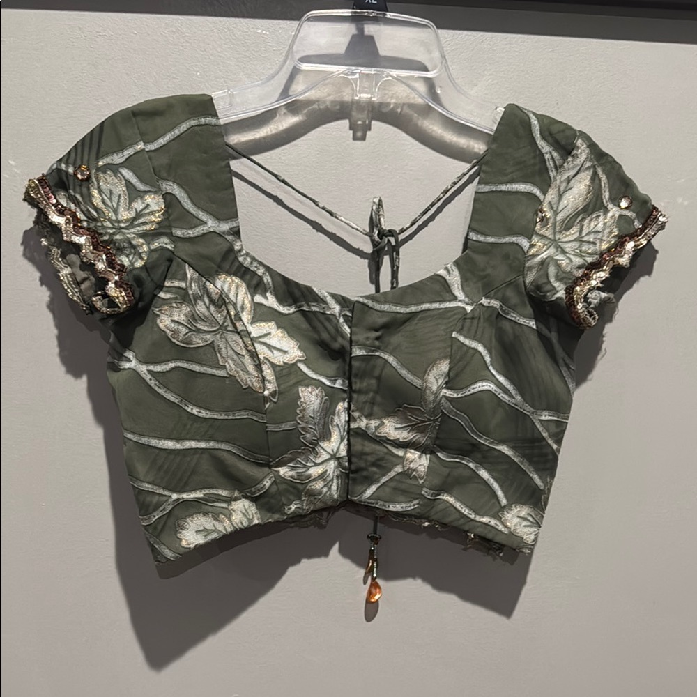 🌸 Women’s Top